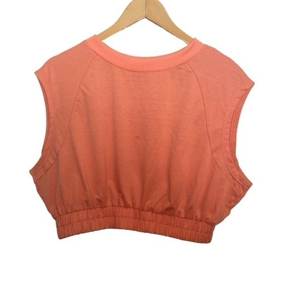 Tops - Crop Sleeveless Causal Fitted Top Size: X-Large